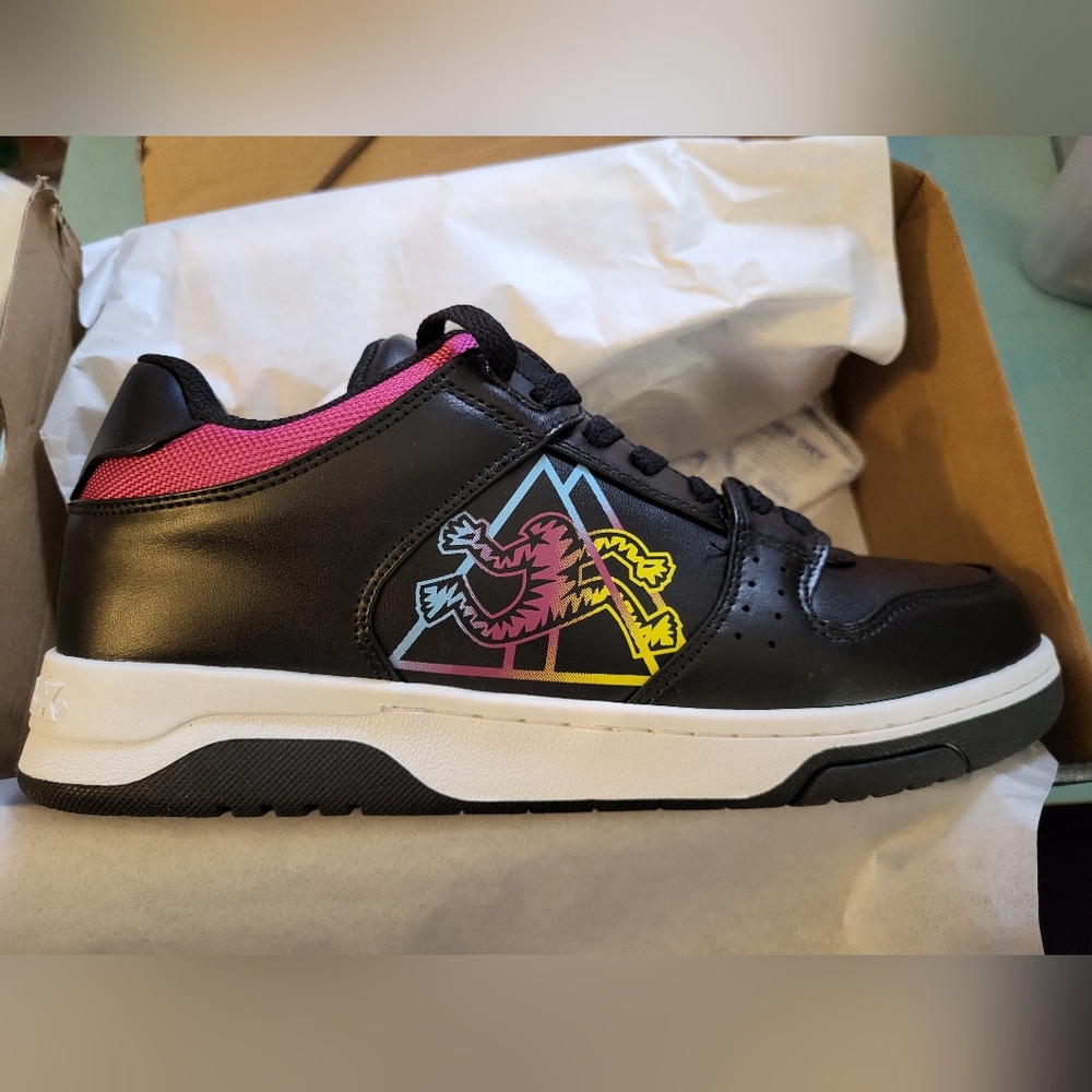 NIB Womens Airwalk Nova Black Leather Sneakers sz 9m